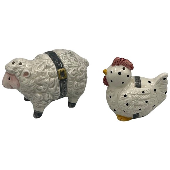 Vintage OCI Omnibus Farmer Santa Ceramic Lamb & Chicken Salt & Pepper Shakers - Picture 2 of 5